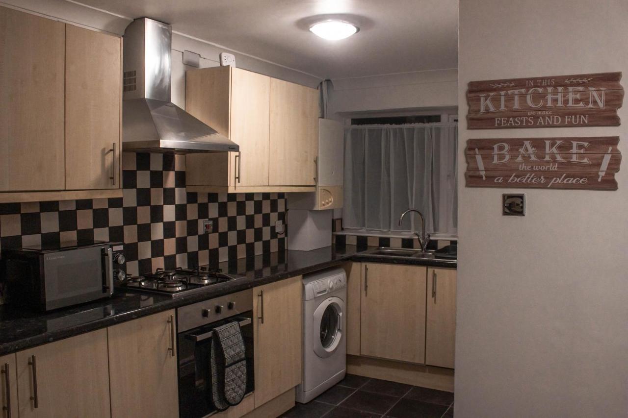 Business Friendly 3Br Home - King Size Beds & Centrally Located Swansea Exterior photo